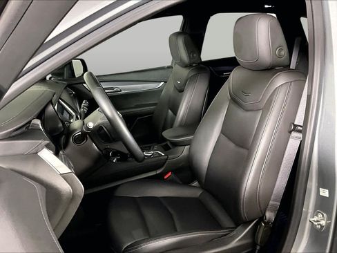 Used 2024 Cadillac XT5 Luxury FWD image 8