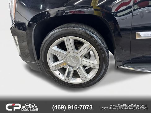 Used 2016 Cadillac Escalade Luxury RWD image 36