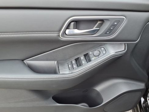 New 2026 Nissan Rogue Platinum AWD/4WD image 5