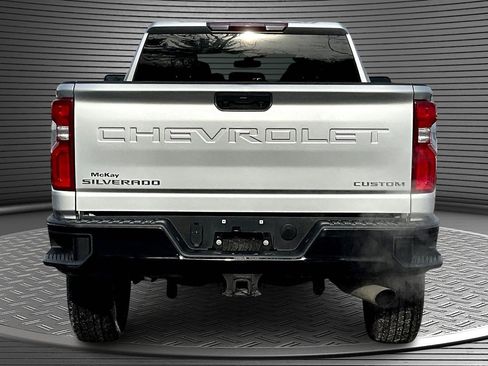 Used 2020 Chevrolet Silverado 2500 Custom w/ Custom Value Package image 5