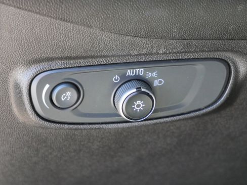Used 2019 Chevrolet Equinox LT FWD image 21