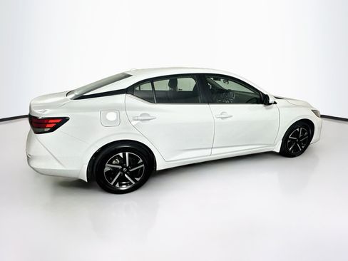 Used 2025 Nissan Sentra SV FWD image 10