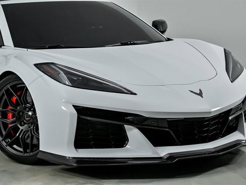 Used 2023 Chevrolet Corvette Z06 w/ Engine Appearance Package RWD image 3