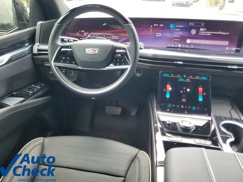 Certified 2026 Cadillac Escalade ESV Sport w/ LPO, ONYX Package AWD/4WD image 17