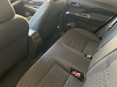 Used 2021 Nissan Kicks SV FWD image 12