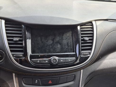 Used 2019 Chevrolet Trax LT w/ LT Convenience Package image 3