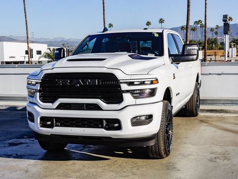 New 2026 RAM 2500 Laramie AWD/4WD image 4