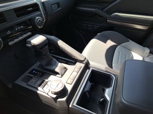 Used 2025 Toyota Tacoma TRD Off-Road image 22