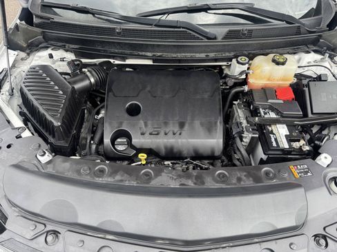 Used 2022 Buick Enclave Essence w/ Experience Buick Package FWD image 11