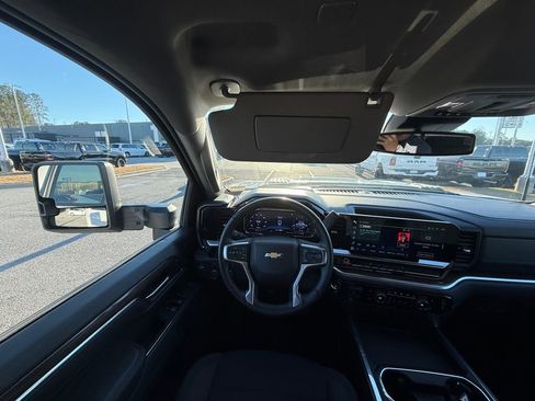 Used 2024 Chevrolet Silverado 3500 LT w/ Convenience Package image 13