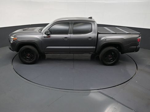 Used 2017 Toyota Tacoma TRD Sport w/ Tow Package RWD image 14