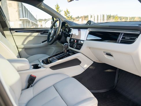 New 2026 Porsche Macan S AWD/4WD image 26
