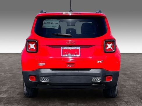 Used 2022 Jeep Renegade Latitude w/ Convenience Group AWD/4WD image 4