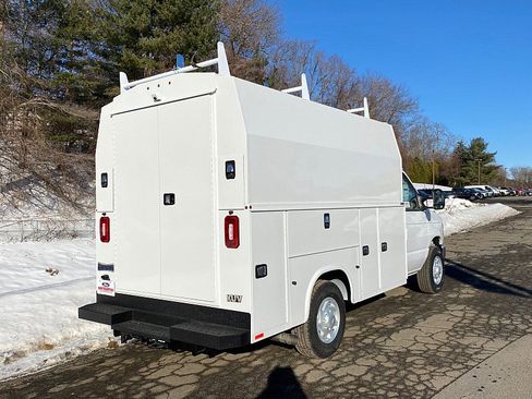 New 2026 Ford E-350 and Econoline 350 Super Duty w/ Power Equipment Group RWD image 7