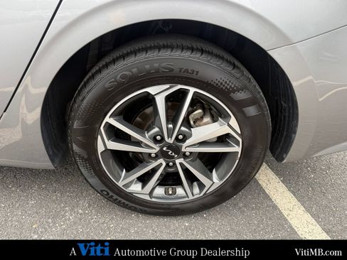 Used 2024 Kia Forte LXS w/ LXS Technology Package FWD image 13