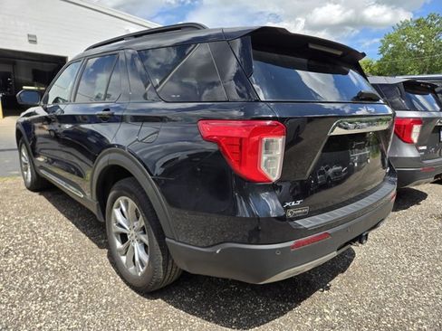Used 2023 Ford Explorer XLT w/ Equipment Group 202A AWD/4WD image 3