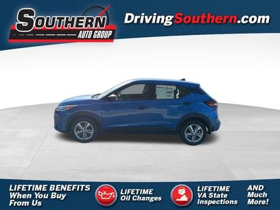 New 2025 Nissan Kicks Play S