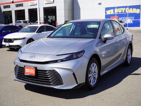 Used 2025 Toyota Camry LE w/ Convenience Package AWD/4WD image 7