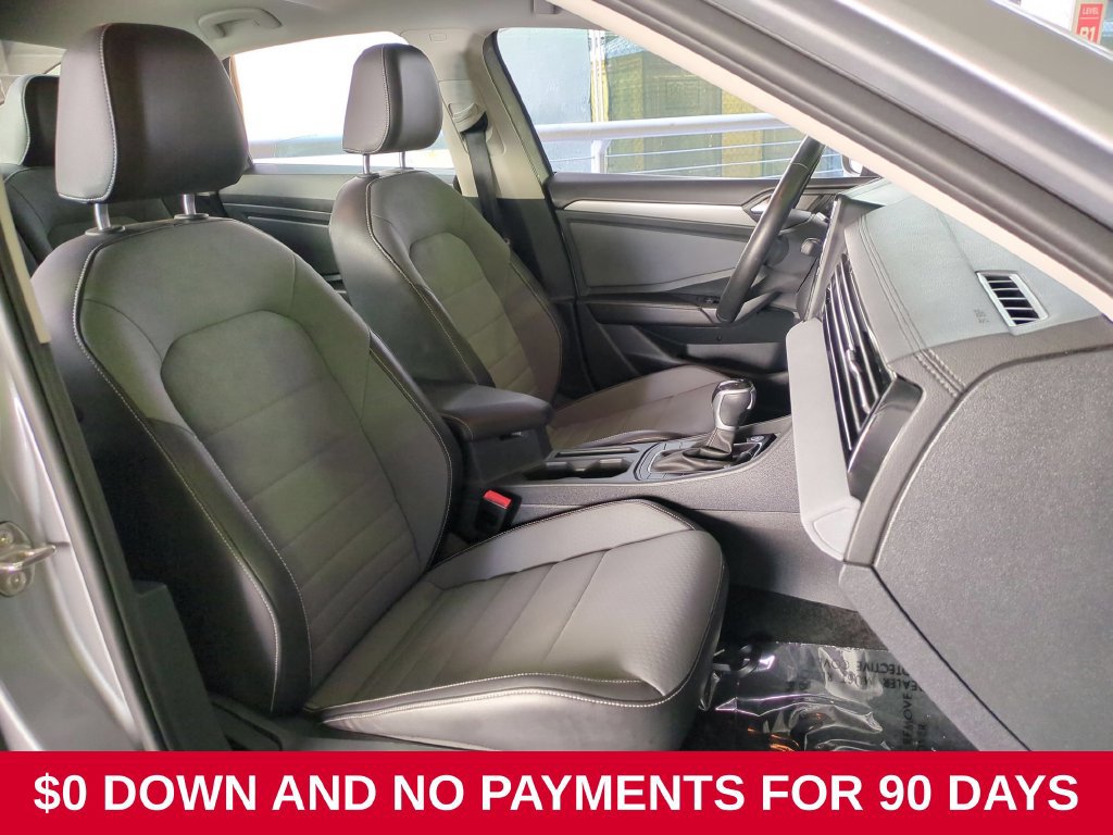 Used 2025 Volkswagen Jetta SE FWD image 28