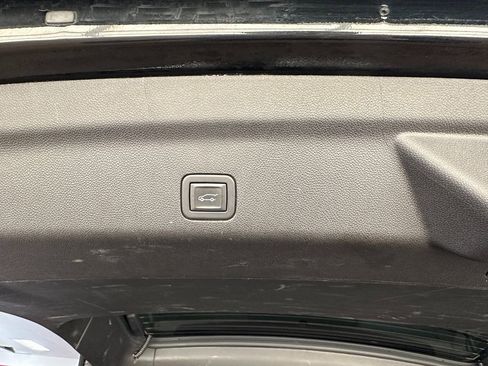 Used 2024 Chevrolet Tahoe LT image 39