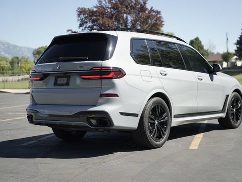 Used 2023 BMW X7 xDrive40i w/ Executive Package AWD/4WD image 5