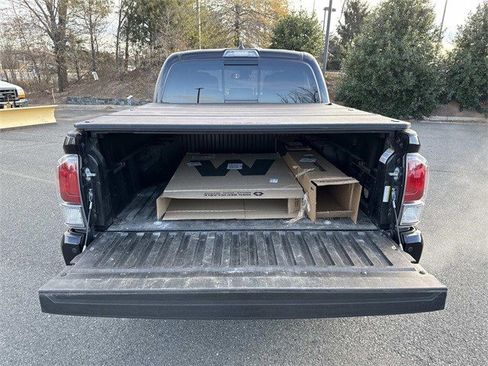 Used 2022 Toyota Tacoma SR5 image 12