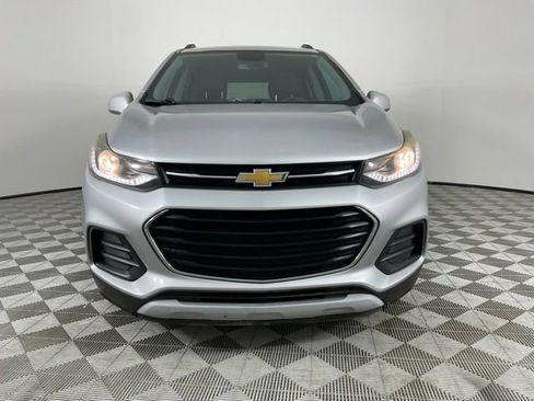 Used 2018 Chevrolet Trax LT w/ LT Convenience Package FWD image 13