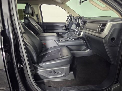 Used 2023 Ford Expedition Max XLT image 32