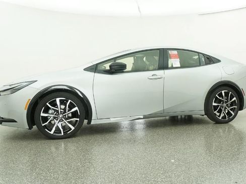 New 2026 Toyota Prius Plug-In Hybrid FWD image 18