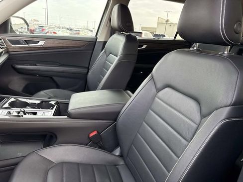 Certified 2025 Volkswagen Atlas SEL image 13