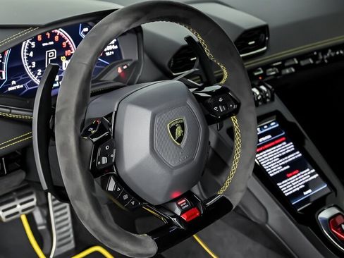 Used 2021 Lamborghini Huracan EVO RWD image 26