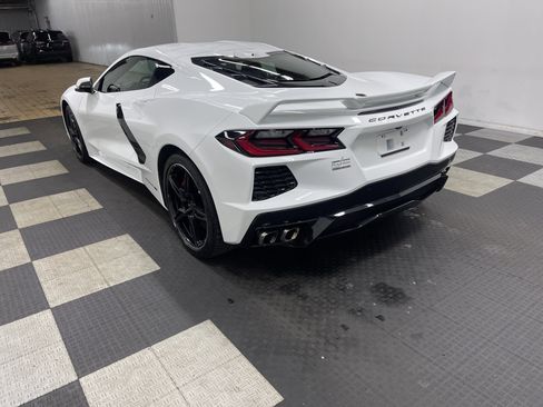 Used 2021 Chevrolet Corvette Stingray Preferred Cpe w/ Z51 Performance Package image 2