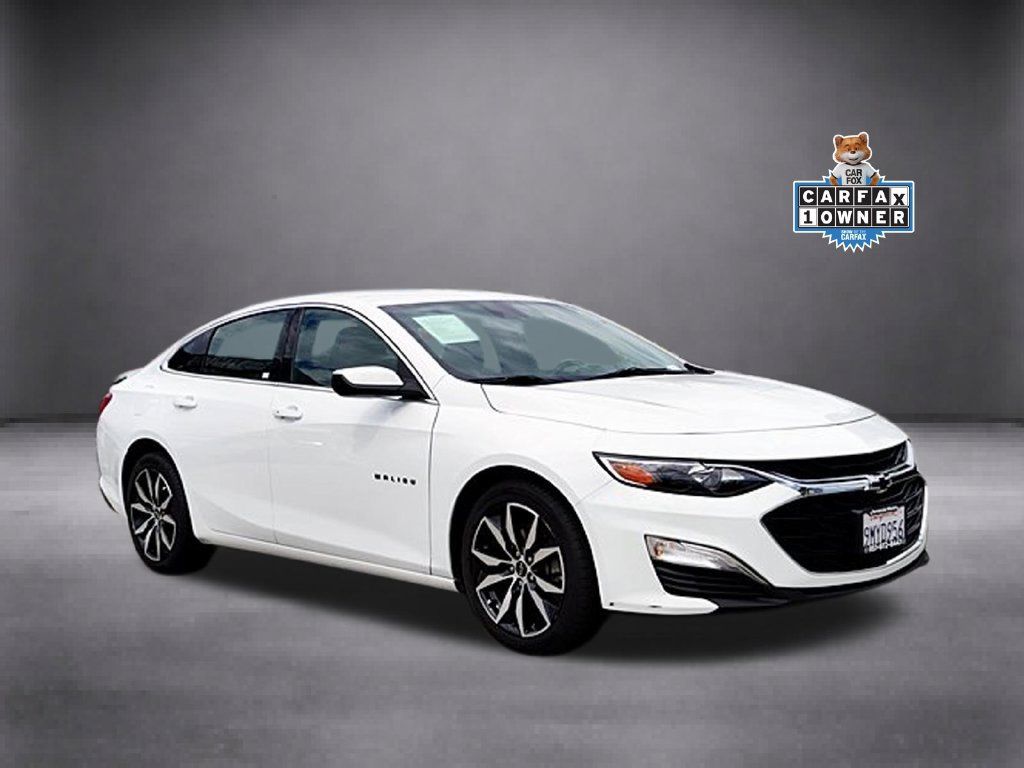 Used 2025 Chevrolet Malibu RS FWD image 2