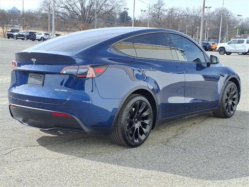 Used 2023 Tesla Model Y Long Range image 5