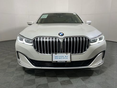 Certified 2022 BMW 740i 740i w/ Premium Package image 3