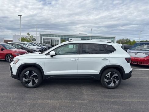 New 2026 Volkswagen Taos SE AWD/4WD image 10