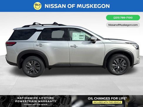 New 2025 Nissan Pathfinder SV image 8