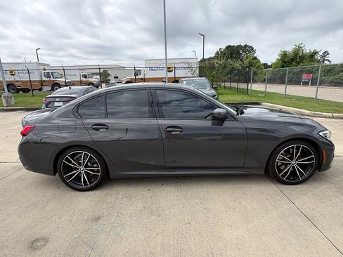 Used 2022 BMW 330i Sedan w/ M Sport Package RWD image 9