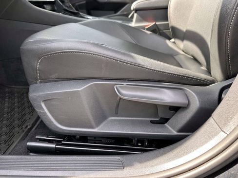 Used 2020 Volkswagen Jetta SE w/ SE Cold Weather Package FWD image 10