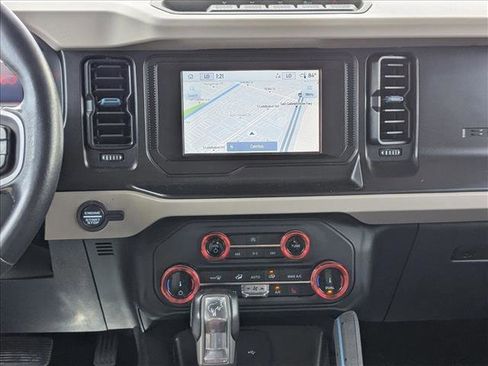 Used 2022 Ford Bronco Wildtrak image 16