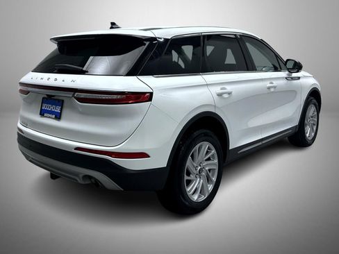 Used 2023 Lincoln Corsair AWD image 5