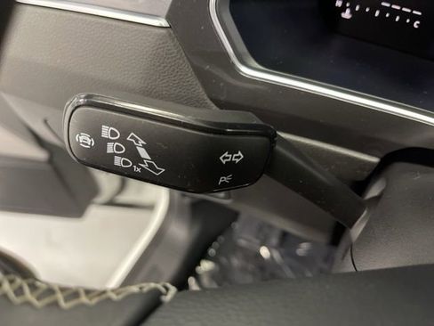 Used 2023 Volkswagen Tiguan SE w/ Panoramic Sunroof Package AWD/4WD image 21