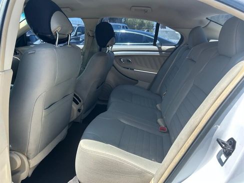 Used 2017 Ford Taurus SE FWD image 30
