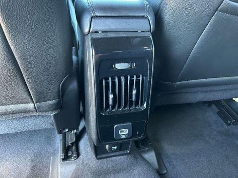 Used 2025 Jeep Compass Limited image 24