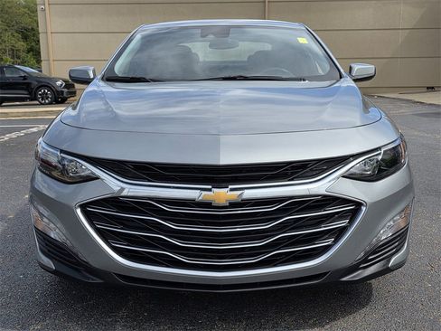 Used 2024 Chevrolet Malibu LT image 2