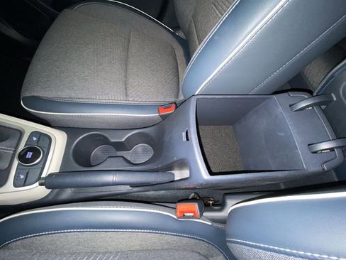 Used 2024 Hyundai Venue Limited image 21