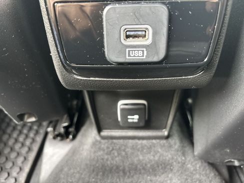 Used 2025 Jeep Compass Trailhawk AWD/4WD image 32