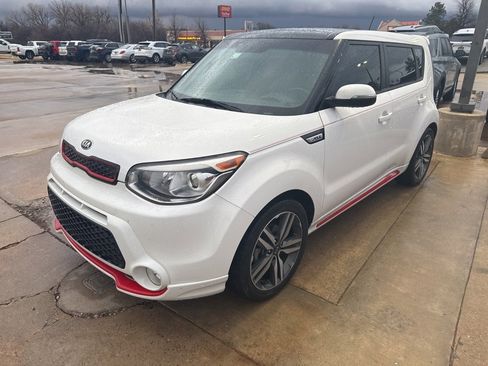 Used 2014 Kia Soul + image 3