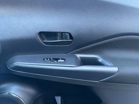 Certified 2025 Nissan Kicks Play S FWD image 21