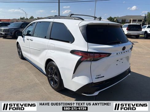 Used 2026 Toyota Sienna XSE AWD/4WD image 7